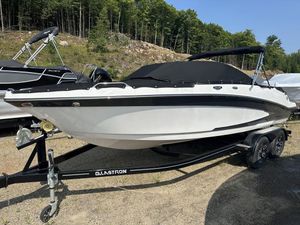 2024 Glastron GX 215
