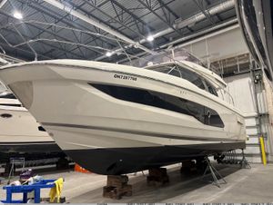 2020 Prestige 420 Flybridge