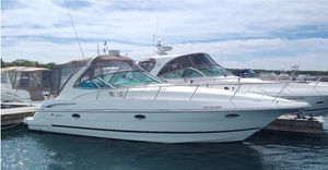 2001 Cruisers Yachts 3470 Express