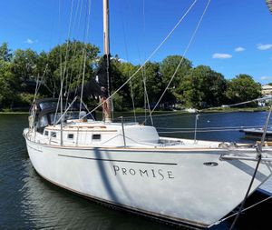 1979 Hinterhoeller Yachts Niagara 35