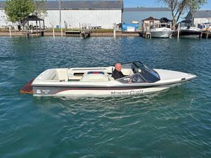 1988 MasterCraft Pro Star 190