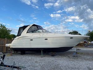 2002 Cruisers Yachts 3672