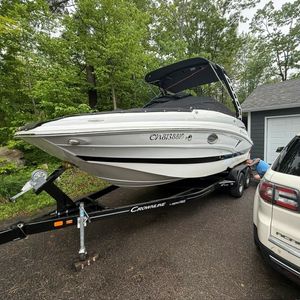 2022 Crownline E235