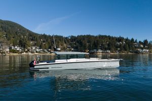 2026 Axopar 37 XC Cross Cabin