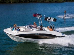 2015 Bayliner 215 Deck Boat