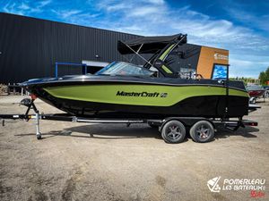 2022 Mastercraft XT 23
