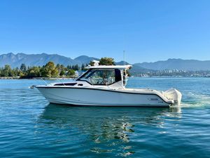 2026 Boston Whaler 325 Conquest Pilothouse