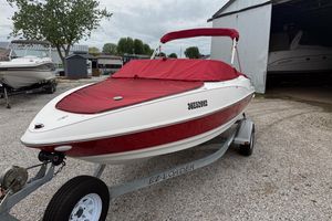 2006 Larson 186 Senza