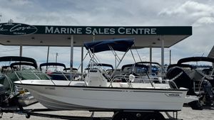 2009 Boston Whaler 190 Montauk