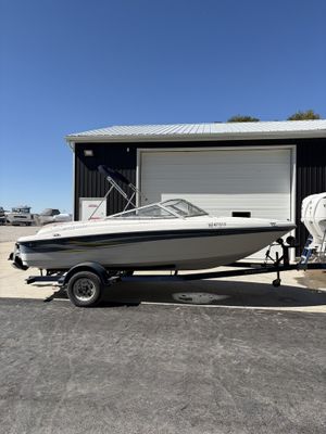 2005 Four Winns H170