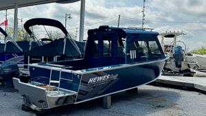 2026 Hewescraft Sea Runner Hard Top 210 SRETHT