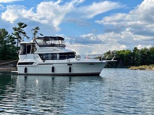 1989 Carver Aft-Cabin 3807