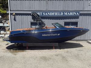 2026 MasterCraft XT22