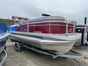 2021 Bennington 20 SVL Pontoon Boat / 90 Hp Mercury