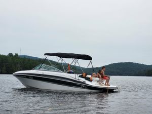 2004 Four Winns Horizon 230