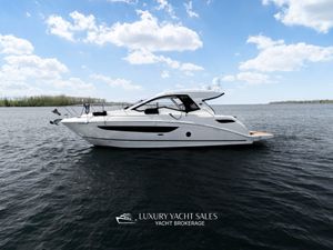 2017 Sea Ray Sundancer 350 Coupe