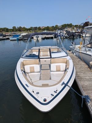 2015 Glastron 245 GT
