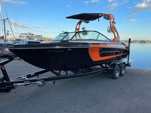 2014 Nautique 210