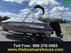 2024 Lowe Lowe SD224 Deck boat