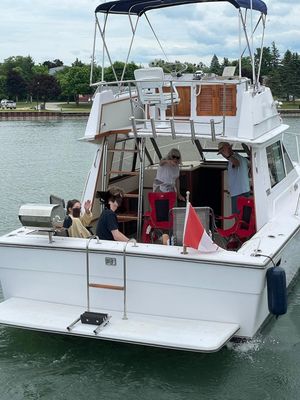 1982 Tiara 3100 Flybridge