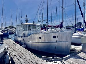 2010 Custom Island Trawler