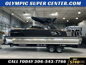2025 Legend $370/week   Redefined Luxury On Water!