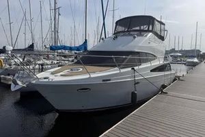 2005 Carver 33 Super Sport