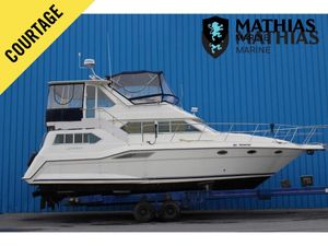 1993 Cruisers Yachts 3850