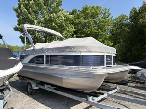 2023 Bennington 18 SL