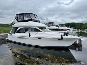 2005 Meridian 381