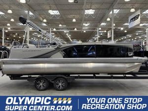 2024 Legend Q-Series Le 21 Lounge