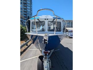 2026 KingFisher 2825 CXP