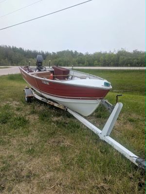 1984 Crestliner Nordic
