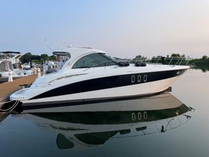 2009 Cruisers Yachts 390 Sports Coupe