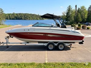 2017 Sea Ray Sundeck 240