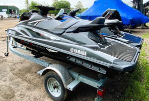 2018 Yamaha VX Deluxe Blue - VX Cruiser HO Carbon
