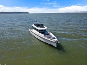 2021 Axopar 37 XC Cross Cabin