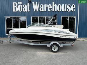 2015 Rinker Captiva 196 BR