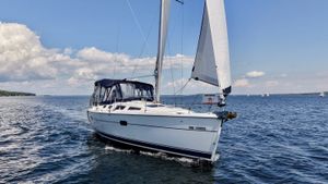 2005 Hunter 36