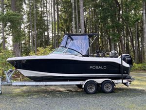 2017 Robalo R2027