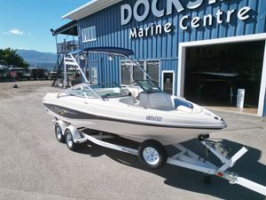2002 Rinker 212 BR