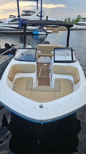 2024 Bayliner VR 6 OB