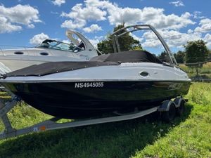 2015 Bayliner 215 Deck Boat