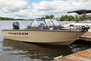 2026 Tracker Targa V-19 Combo Tournament Edition