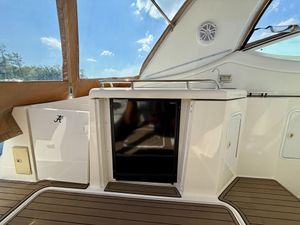 2004 Cruisers Yachts 3672