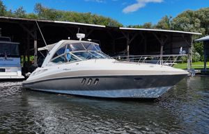 2008 Cruisers Yachts 330 Express