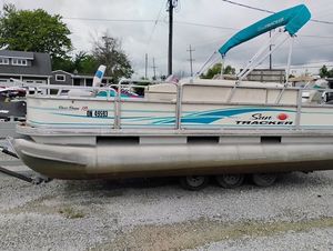 2006 Sun Tracker Bass Buggy