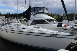 1988 Hunter 33.5 Sloop