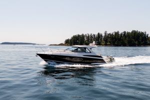 Regal 42 Sport Coupe 2014