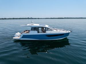 2023 Sealine C335v